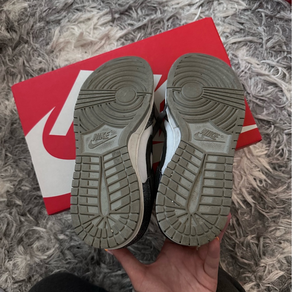 Nike Dunks - Picture 6 of 8